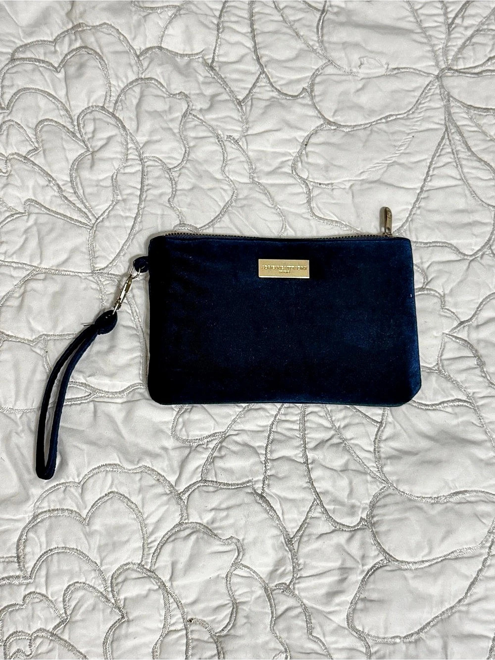 Adrienne Vittadini Velvet Floral Wristlet Clutch in Navy Blue Like New